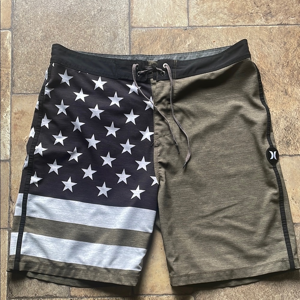 Hurley Black and Green Board Shorts with Drawstring Waist Size 32